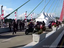 Momen Jokowi Motoran Jajal Jalan Tol IKN-Jembatan Pulau Balang
