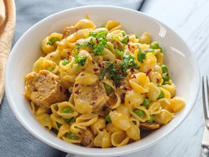 Resep Pasta Sosis Bumbu Cabai yang Kenyal Pedas Gurih