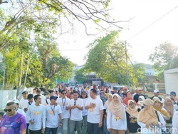 Jalan Sehat di Dompu, Zul-Uhel Ingin Rebut Suara Kaum Muda di Pilgub NTB