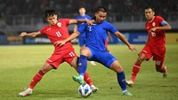 Final Piala AFF U-19 2024 mempertemukan Indonesia vs Thailand di Stadion Gelora BungTomo, Surabaya, Senin (29/7/2024). ANTARA FOTO/Sigid Kurniawan