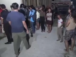 2 Remaja di Gowa Diamuk Massa gegara Lempar Rumah Warga, Polisi Amankan