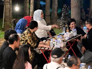 Momen Jokowi Makan Malam Bersama Para Influencer di IKN