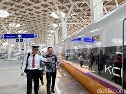 Ganti Jadwal Hingga Batalkan Tiket Whoosh Kini Bisa Online, Begini Caranya