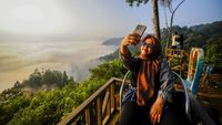 Keindahan Wisata Negeri di Atas Awan Citorek Lebak