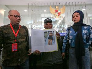 Ayah Dini Lapor ke KY soal Ronald Tannur: Mohon Diadili Sebenar-benarnya Ayah Dini Lapor ke KY soal Ronald Tannur: Mohon Diadili Sebenar-benarnya