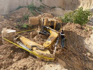 2 Pekerja Tambang Pasir di Padang Pariaman Tewas Tertimbun Tanah Longsor
