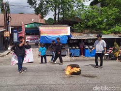 Massa Ahli Waris Demo di SD Pajjaiang Makassar, Protes Siswa Direlokasi