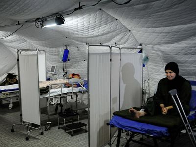 Melihat Aktivitas di RS Terapung untuk Korban Perang Gaza