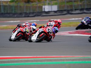 Pebalap Indonesia Borong Podium ARRC Mandalika 2024 Pebalap Indonesia Borong Podium ARRC Mandalika 2024