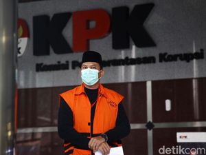 Pakai Masker, Gus Mudhlor Jalani Pemeriksaan Lanjutan di KPK Pakai Masker, Gus Mudhlor Jalani Pemeriksaan Lanjutan di KPK