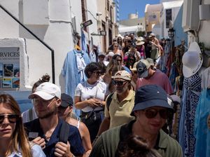 Video: Santorini Diguncang Ratusan Gempa, Warga Berbondong-bondong ke Athena Video: Santorini Diguncang Ratusan Gempa, Warga Berbondong-bondong ke Athena