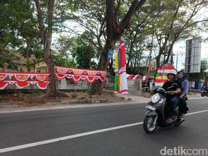 Jelang 17 Agustus, Penjual Bendera Merah Putih Mulai Menjamur di Lombok Tengah