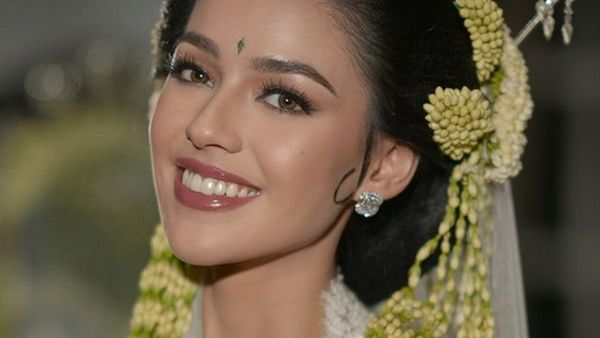 Potret Pernikahan Susan Sameh Pakai Kebaya Sunda Hingga Gaun Bak Princess