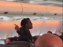 Pramugari Ngomel Saat Penumpang Minta Selimut, Sampai Pesawat Batal Terbang