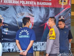 Gelagat di Luar Nalar Pria Bandung yang Telanjang Ambil Order Ojol
