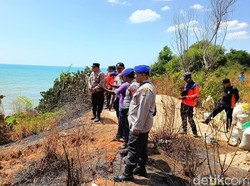 Perahu Terdampar di Pamekasan Diduga Milik Nelayan Sampang Jatuh ke Laut