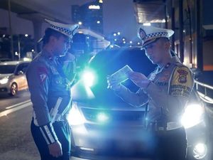 Pemobil Pakai Strobo Marak Ditindak di 2024, Alibinya Pengen Cepat di Jalan Pemobil Pakai Strobo Marak Ditindak di 2024, Alibinya Pengen Cepat di Jalan