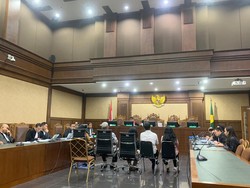 Saksi Ungkap Gazalba Saleh Tukar Dolar Singapura Capai Rp 6 Miliar