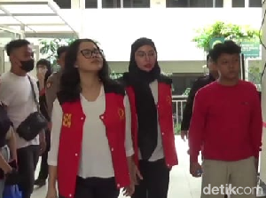 Siskaeee Ngeluh Masa Tahanan Diperpanjang karena Sidang Film Porno Ditunda Siskaeee Ngeluh Masa Tahanan Diperpanjang karena Sidang Film Porno Ditunda