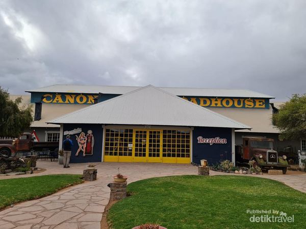 Bertualang ke Canyon Roadhouse, Namibia