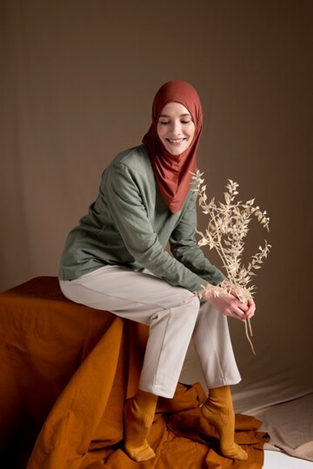 Warna hijab chocolate brown/Foto: freepik.com/Freepik Warna hijab chocolate brown