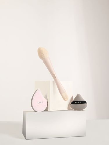 Aeris The Signature 4-in-1 Brush & Silk Touch Dual-Sided Makeup Puff