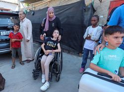 Anak-anak Ini Tinggalkan Gaza untuk Dirawat di Luar Negeri
