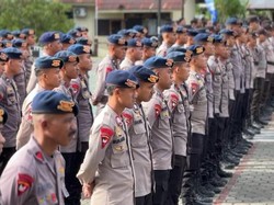 Polisi dan Brimob Gelar Apel Bersama Pascabentrok di Tual Maluku