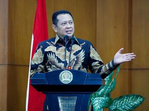 Bamsoet Sebut UUD 1945 Bukan Kitab Suci, Perlu Terus Dievaluasi Bamsoet Sebut UUD 1945 Bukan Kitab Suci, Perlu Terus Dievaluasi