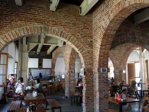 Benteng Dilengkapi Tempat Nongkrong Jadi Bikin Betah, Ini Potretnya