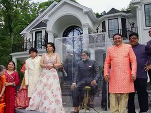 Bikin Patung Amitabh Bachchan di Teras, eh... Jadi Objek Wisata di Google Bikin Patung Amitabh Bachchan di Teras, eh... Jadi Objek Wisata di Google