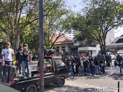 Warga Dago Elos Geruduk PN Bandung Jelang Sidang Duo Muller