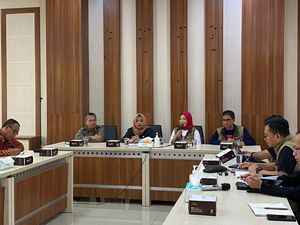 Fakta Anak Muda Indonesia yang Enggan Jadi Guru, Alasannya karena Gaji?