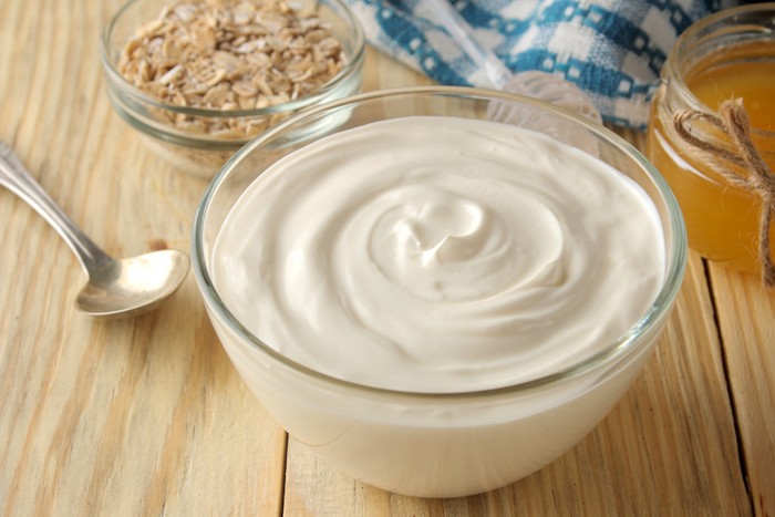 Fakta yogurt skyr 5 Fakta Skyr, Kembaran Greek Yogurt yang Sangat Menyehatkan