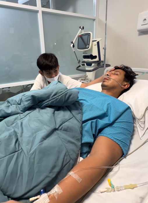 King Faaz Rawat Ayah Sambung di ICU