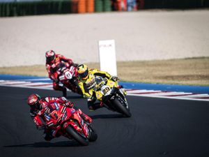 Pakai Motor Spek Sama, Marquez Tak Bisa Kalahkan Bagnaia