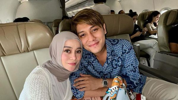 Foto: Intip Jeroan Vila Mewah Rizky Billar-Lesti Kejora, Bathtub di Samping Kasur