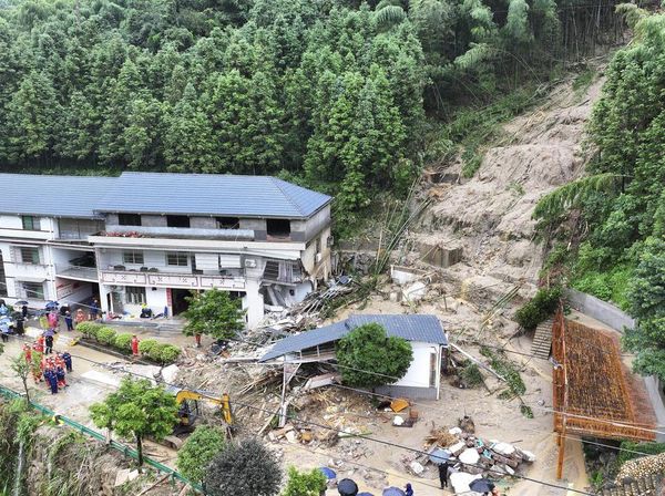 Longsor Akibat Hujan Deras Terjang Hunan China, 22 Orang Tewas