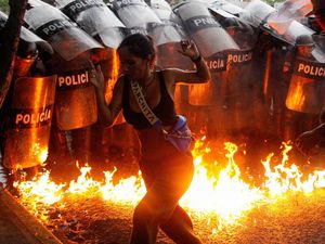 Maduro Menang Pemilu, Demo Ricuh Pecah di Venezuela