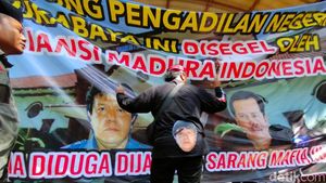 Massa Demo PN Surabaya Kecewa Atas Putusan Hakim Vonis Bebas Ronald Tannur