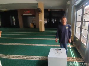 Aksi Nekat Pencuri Kotak Amal di Masjid Ciamis