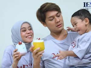 Potret Rizky Billar dan Lesti Kejora Saat Makan Bersama Potret Rizky Billar dan Lesti Kejora Saat Makan Bersama