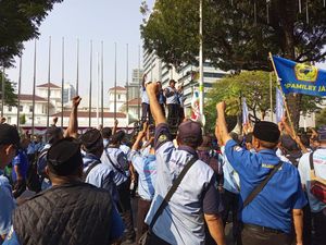 Demo di Balkot, Sopir JakLingko Tuntut Pemerataan Kuota