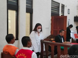 Penipuan Pinjol Berujung Sosialita Supercars Club Dibui Satu Tahun Dua Bulan Penipuan Pinjol Berujung Sosialita Supercars Club Dibui Satu Tahun Dua Bulan