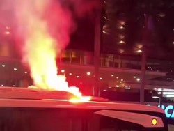 Viral Flare Menyala di Atap Bus Saat Perayaan Juara AFF U-19 di Bundaran HI