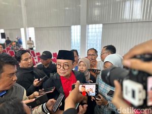PDIP Bicara Potensi Eri-Armuji Jadi Calon Tunggal di Pilwali Surabaya PDIP Bicara Potensi Eri-Armuji Jadi Calon Tunggal di Pilwali Surabaya
