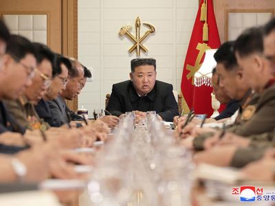 Bahas Banjir, Kim Jong Un Gelar Rapat Darurat di Kereta