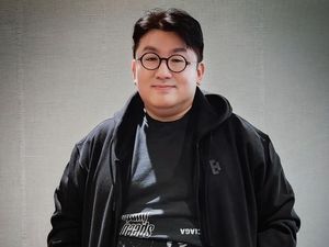 Jeroan Rumah Bos BTS Rp 430 M di LA, Ada Paviliun Lengkap dengan Dapur Jeroan Rumah Bos BTS Rp 430 M di LA, Ada Paviliun Lengkap dengan Dapur