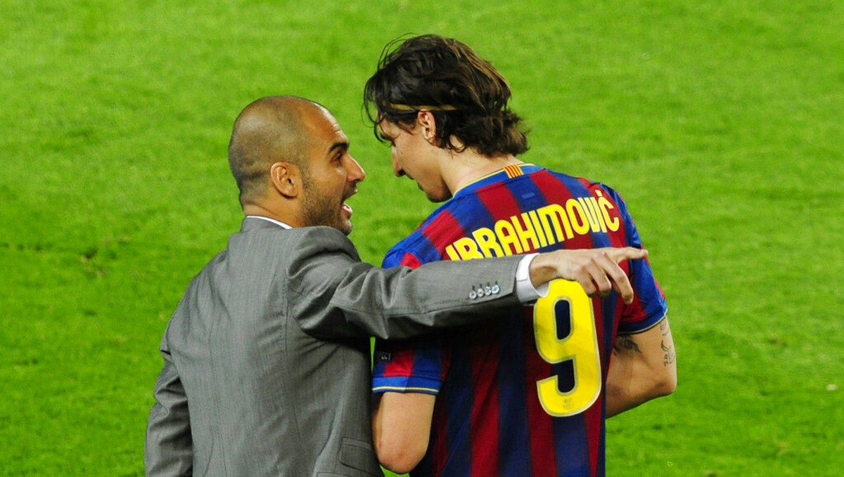 Guardiola dan Ibrahimovic semasa bekerja bareng di Barca (Foto: ASSOCIATED PRESS/Manu Fernandez)