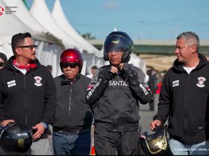 Segini Harga Helm Lokal yang Dipakai Jokowi saat Motoran di IKN